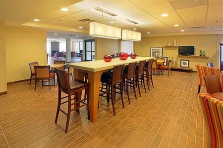 фото отеля Hampton Inn Pittsburgh - McKnight Rd.