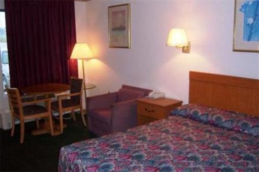 фото отеля America's Best Inn Brinkley