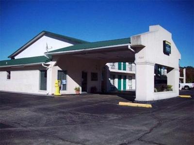 фото отеля America's Best Inn Brinkley