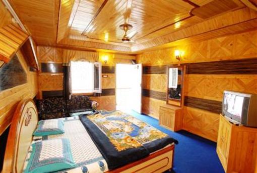 фото отеля Hotel Vikrant Nainital