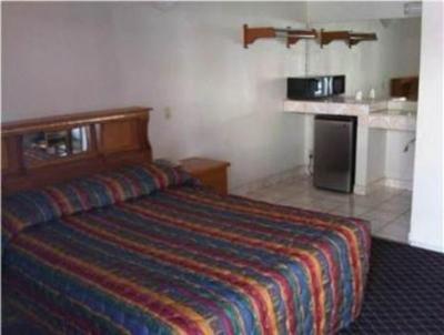 фото отеля American Inn South El Monte