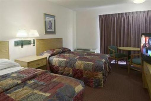 фото отеля Jamestown Falconer Red Roof Inn
