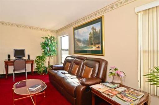 фото отеля Americas Best Value Inn Warren Indiana