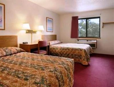 фото отеля Boarders Inn and Suites of Traverse City
