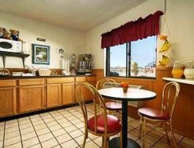 фото отеля Super 8 West Plains