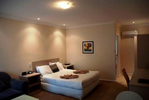 фото отеля Lincoln Cottage Motor Inn