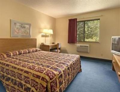 фото отеля Super 8 Motel St. Clairsville