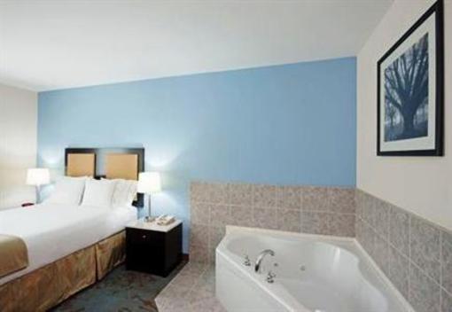 фото отеля Holiday Inn Express in Plainville