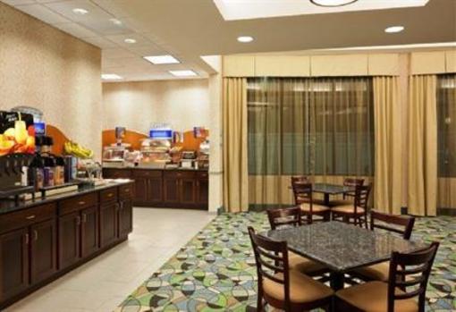 фото отеля Holiday Inn Express in Plainville