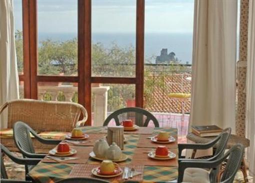 фото отеля B&B I Faraglioni Villa Jole