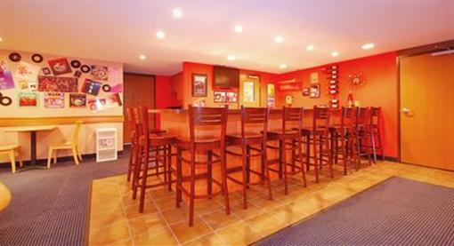 фото отеля AmericInn Lodge & Suites Fort Dodge