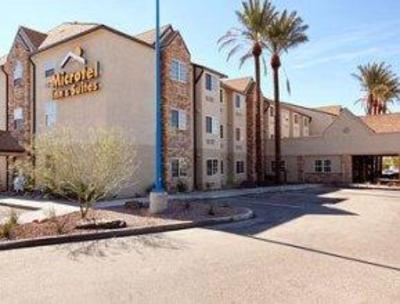 фото отеля Microtel Inn & Suites Fortuna Foothills