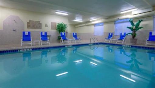 фото отеля Country Inn & Suites Emporia