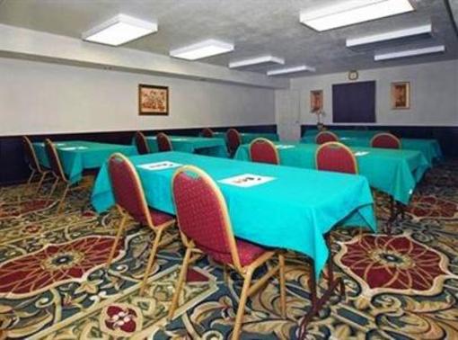 фото отеля Suburban Extended Stay Hotel Tallahassee