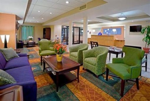 фото отеля Holiday Inn Express Carneys Point