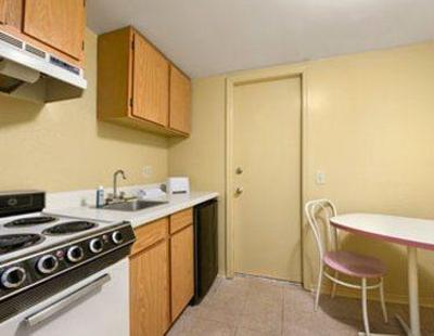 фото отеля Travelodge Suites East Gate Orange