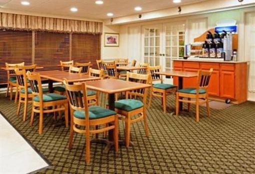 фото отеля Holiday Inn Express Hotel & Suites Houston Kingwood