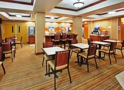 фото отеля Holiday Inn Express Willows