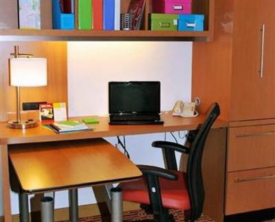 фото отеля TownePlace Suites Orlando East UCF