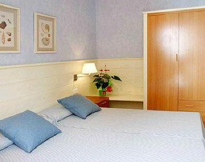 фото отеля Apartamentos Sants Barcelona