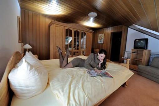 фото отеля Wald Cafe Hotel