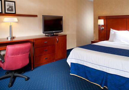 фото отеля Courtyard by Marriott Detroit Warren