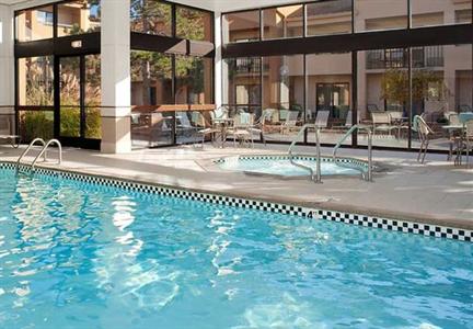 фото отеля Courtyard by Marriott Detroit Warren