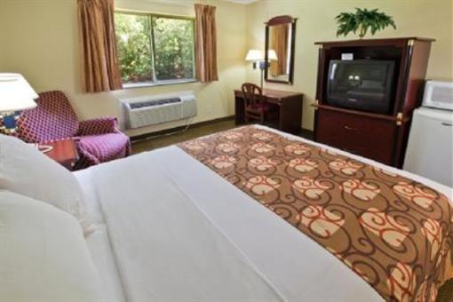 фото отеля Country Hearth Inn Knightdale
