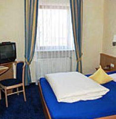 фото отеля Hotel Bockmaier Oberpframmern