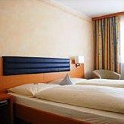 фото отеля Hotel Bockmaier Oberpframmern