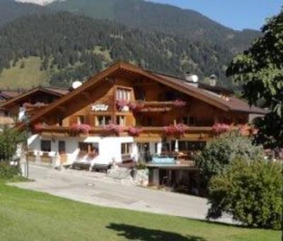 фото отеля Tyrol Hotel Lermoos