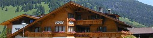фото отеля Tyrol Hotel Lermoos