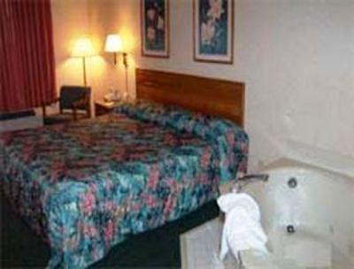 фото отеля Moulton Days Inn