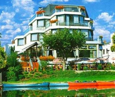 фото отеля Hotel Wakenitzblick-Garni
