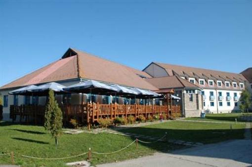 фото отеля Hotel Salvator Miercurea Ciuc