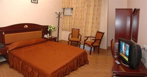 фото отеля Hotel Raj Plaza