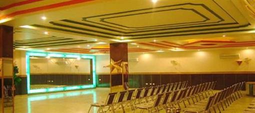 фото отеля Hotel Raj Plaza