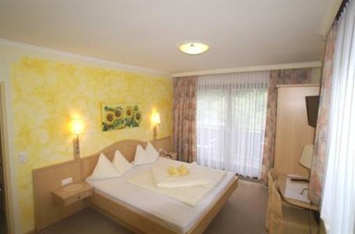 фото отеля Appartement zur Post Ferlach