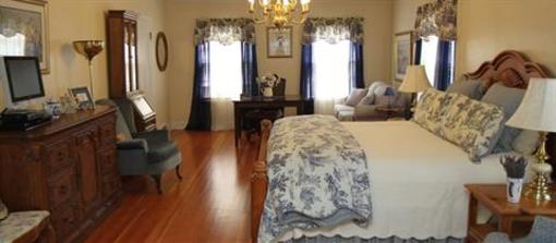 фото отеля R. R. Thompson House Bed & Breakfast