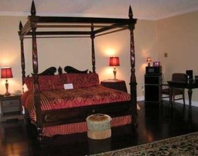 фото отеля Colts Neck Inn Hotel