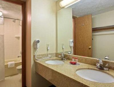 фото отеля Ramada Xenia