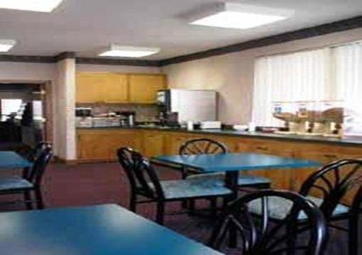 фото отеля Econo Lodge Inn and Suites Forest