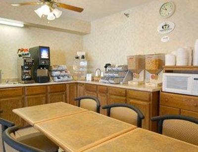 фото отеля Super 8 Motel Woodstock (Illinois)