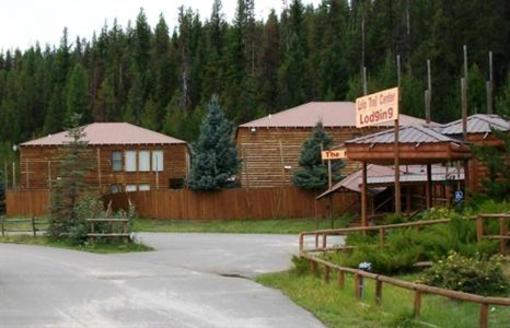 фото отеля Lolo Hot Springs Lodge