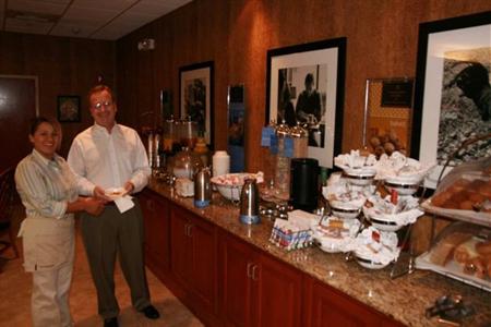 фото отеля Hampton Inn Woodbridge