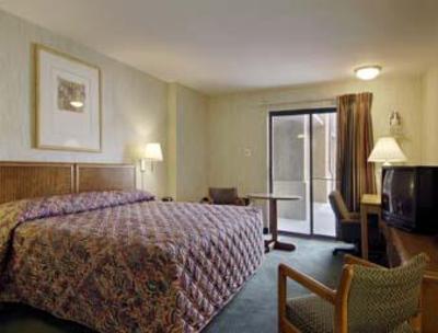 фото отеля Howard Johnson Express Inn Blackwood