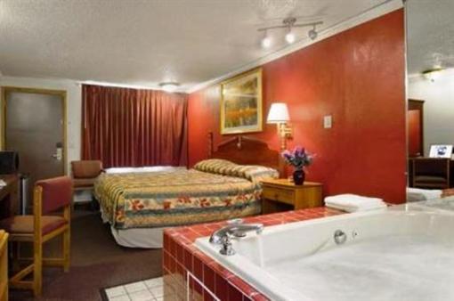 фото отеля Americas Best Value Inn Newark Heath