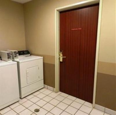 фото отеля Luxury Inn & Suites Troy (Missouri)