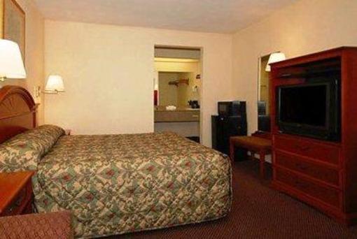 фото отеля Quality Inn & Suites Orangeburg