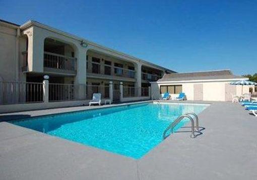 фото отеля Quality Inn & Suites Orangeburg